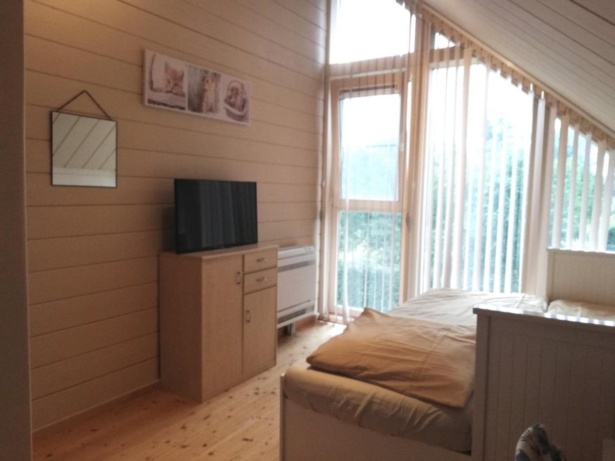 Maison 3 Chambres A 200 M De La Plage Des Lacs De L Eau D Heure ฟรอยด์-ชาเปล ภายนอก รูปภาพ
